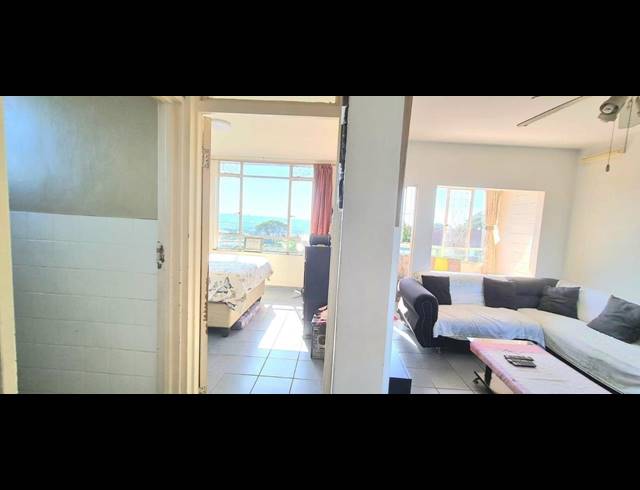 2 BEDROOM FLAT FOR SALE IN BLUFF